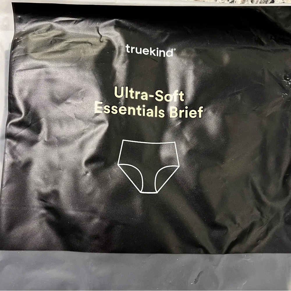 Truekind NWT Ultra-Soft Essentials Black Full Coverage Briefs Panties Size Small